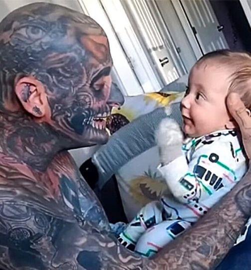 Heavily Tattooed Dad Faces Criticism as People Think He is a Horrible Parent – Then His Wife Reveals the Truth